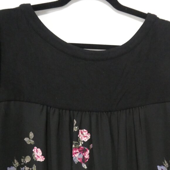 MICHEL STUDIO COLLECTION | 1X | Chic Black Top | Floral Back | Lace-Up Bottom - Picture 10 of 14